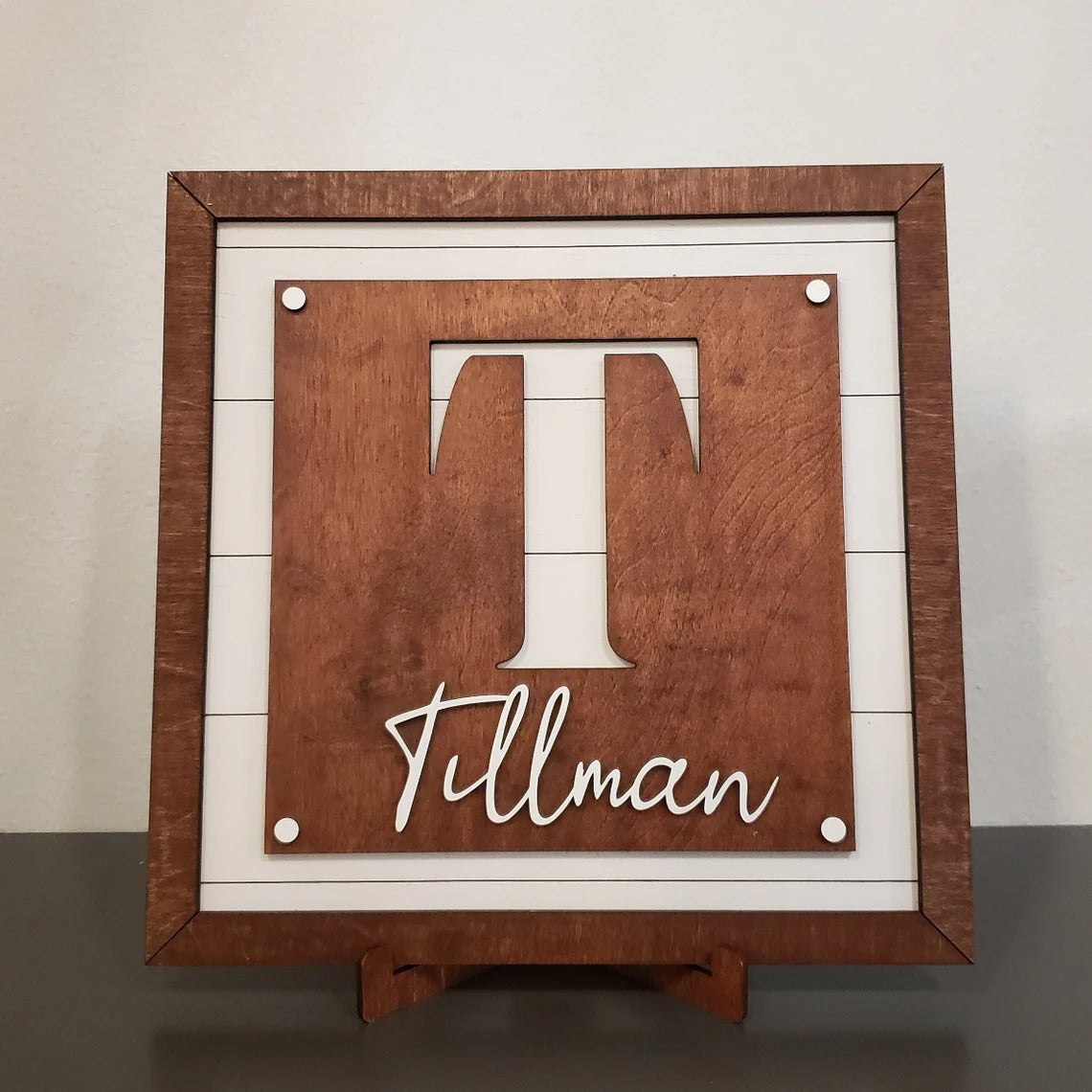Customizable Monogram Last Name Sign with Easel – The Creative Hedgie